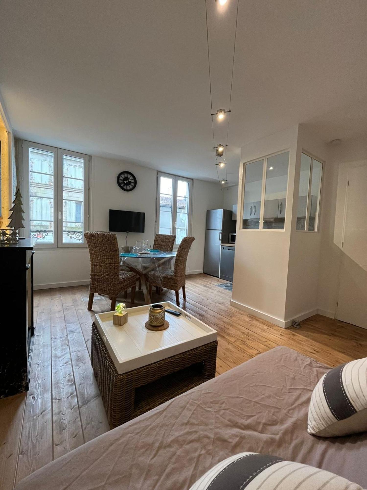 L'Escale Niortaise - Centre-Ville - 10Mn Gare - Wifi - Netflix 외부 사진