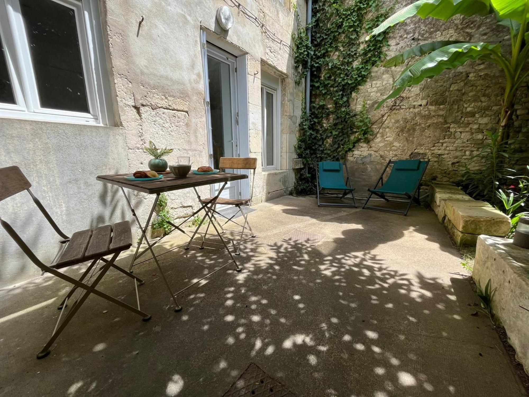 L'Escale Niortaise - Centre-Ville - 10Mn Gare - Wifi - Netflix 객실 사진