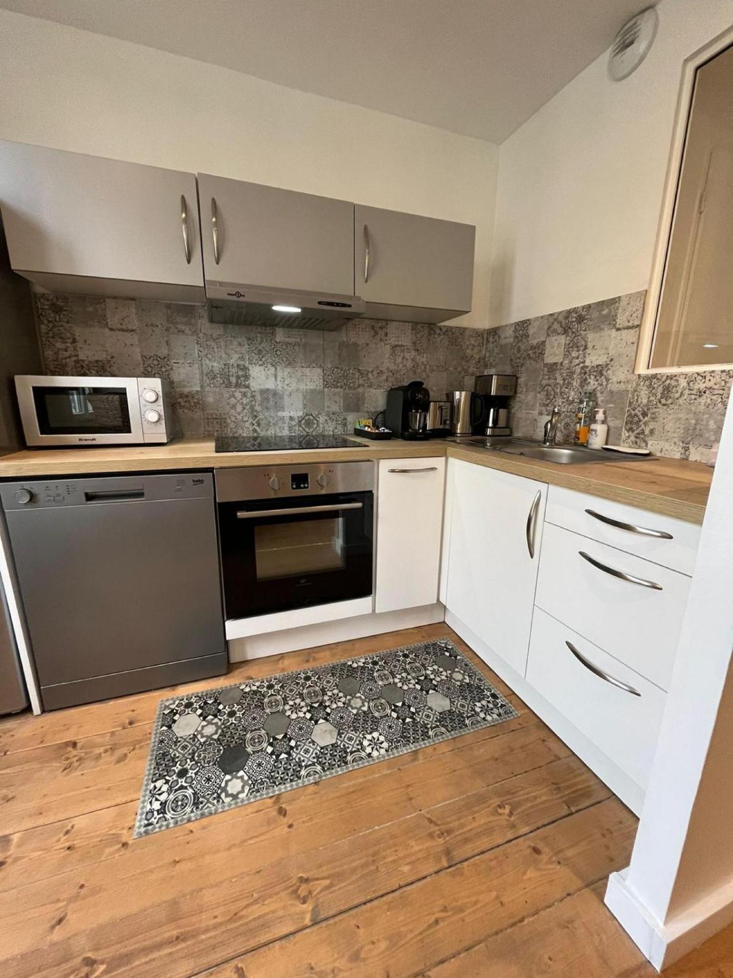 L'Escale Niortaise - Centre-Ville - 10Mn Gare - Wifi - Netflix 객실 사진