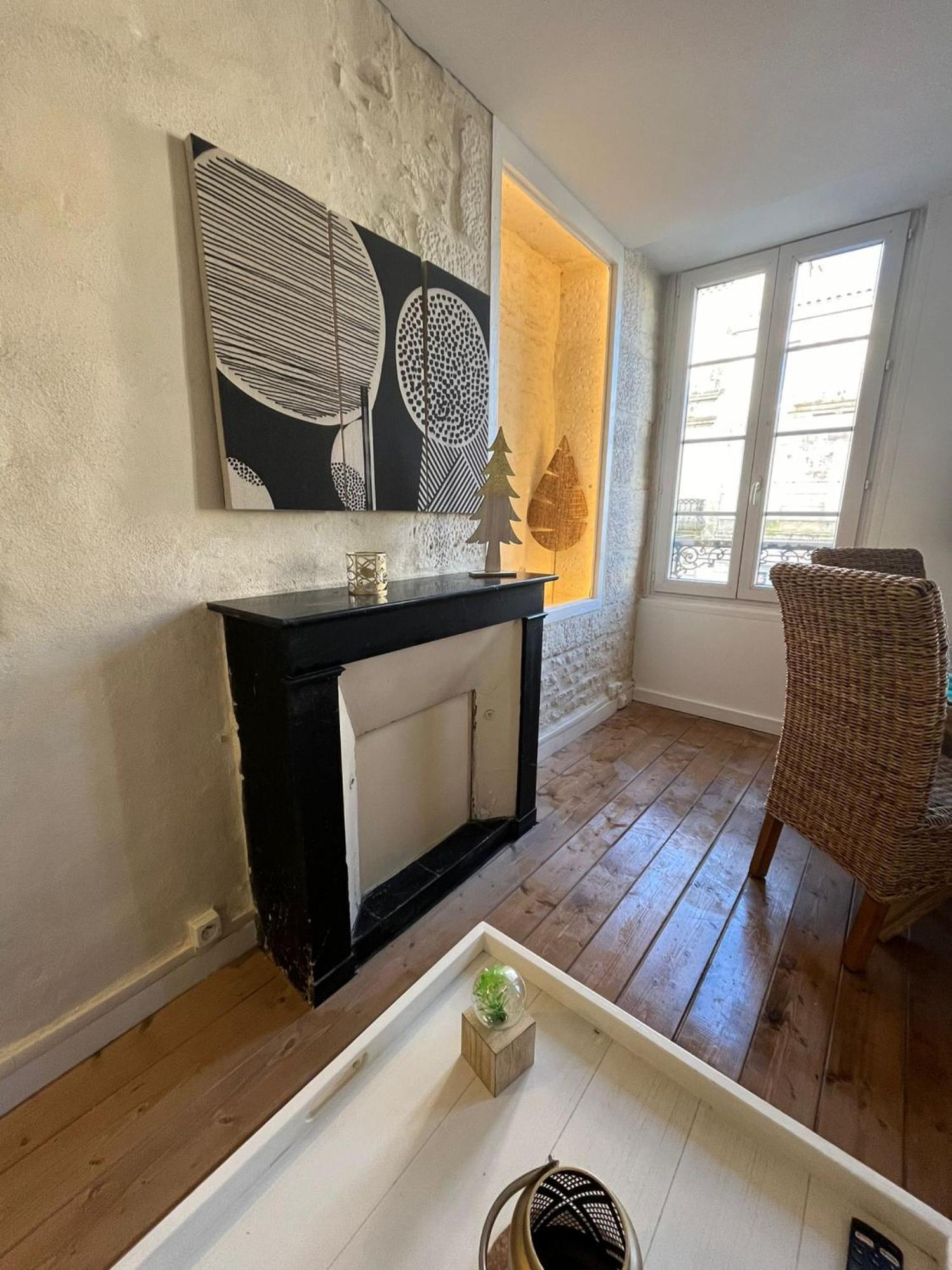 L'Escale Niortaise - Centre-Ville - 10Mn Gare - Wifi - Netflix 객실 사진